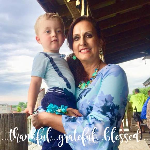 Meet your Posher, Lori - Picture 1 of 1